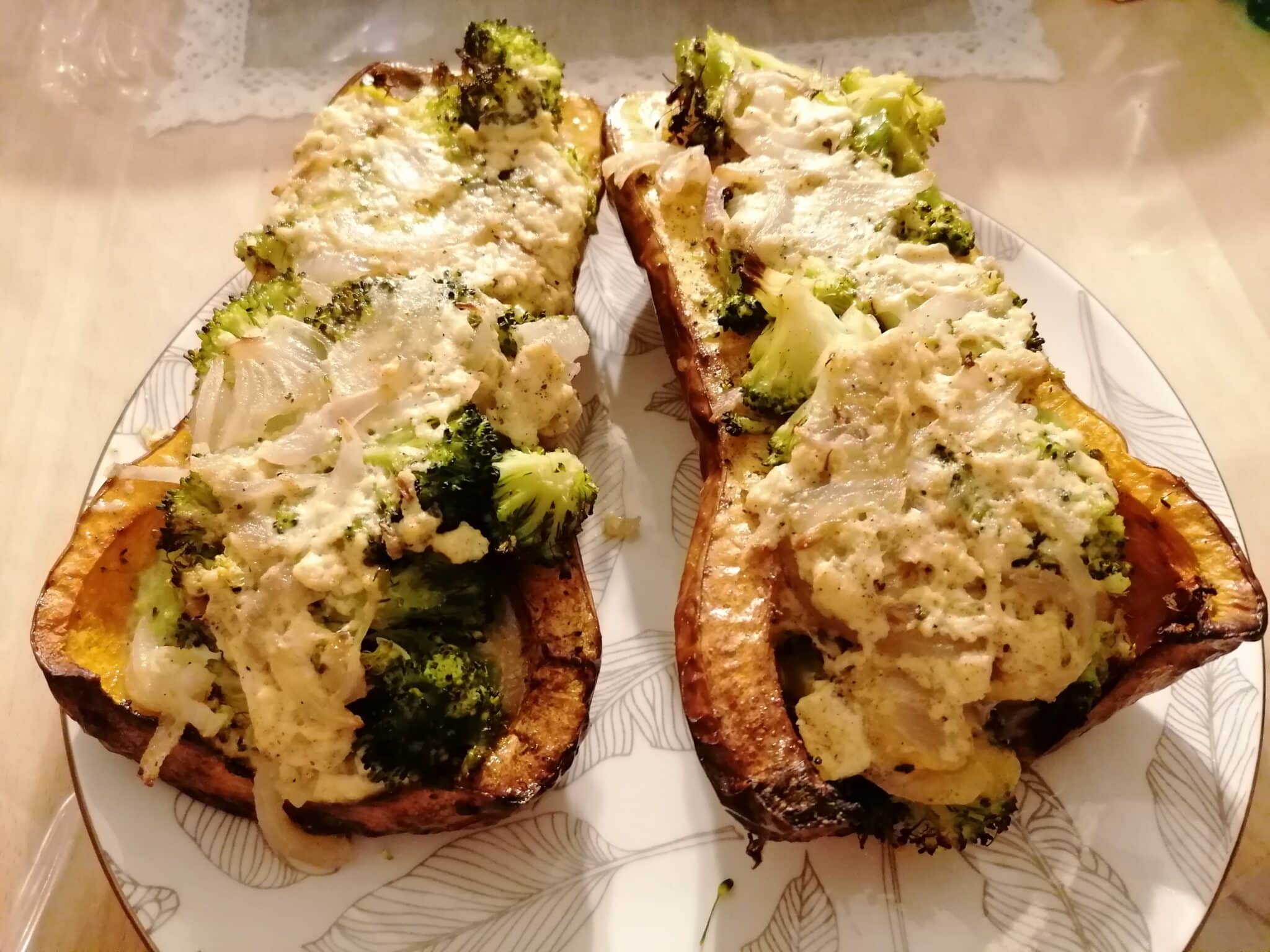 Butternut rôtie farcie aux brocolis