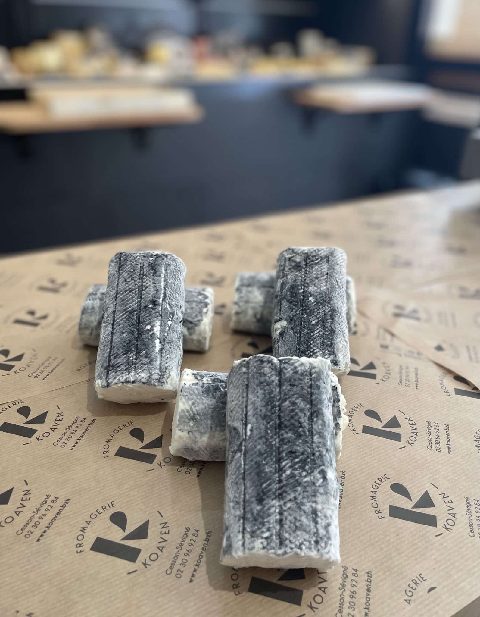 Bûchette de chèvre cendrée