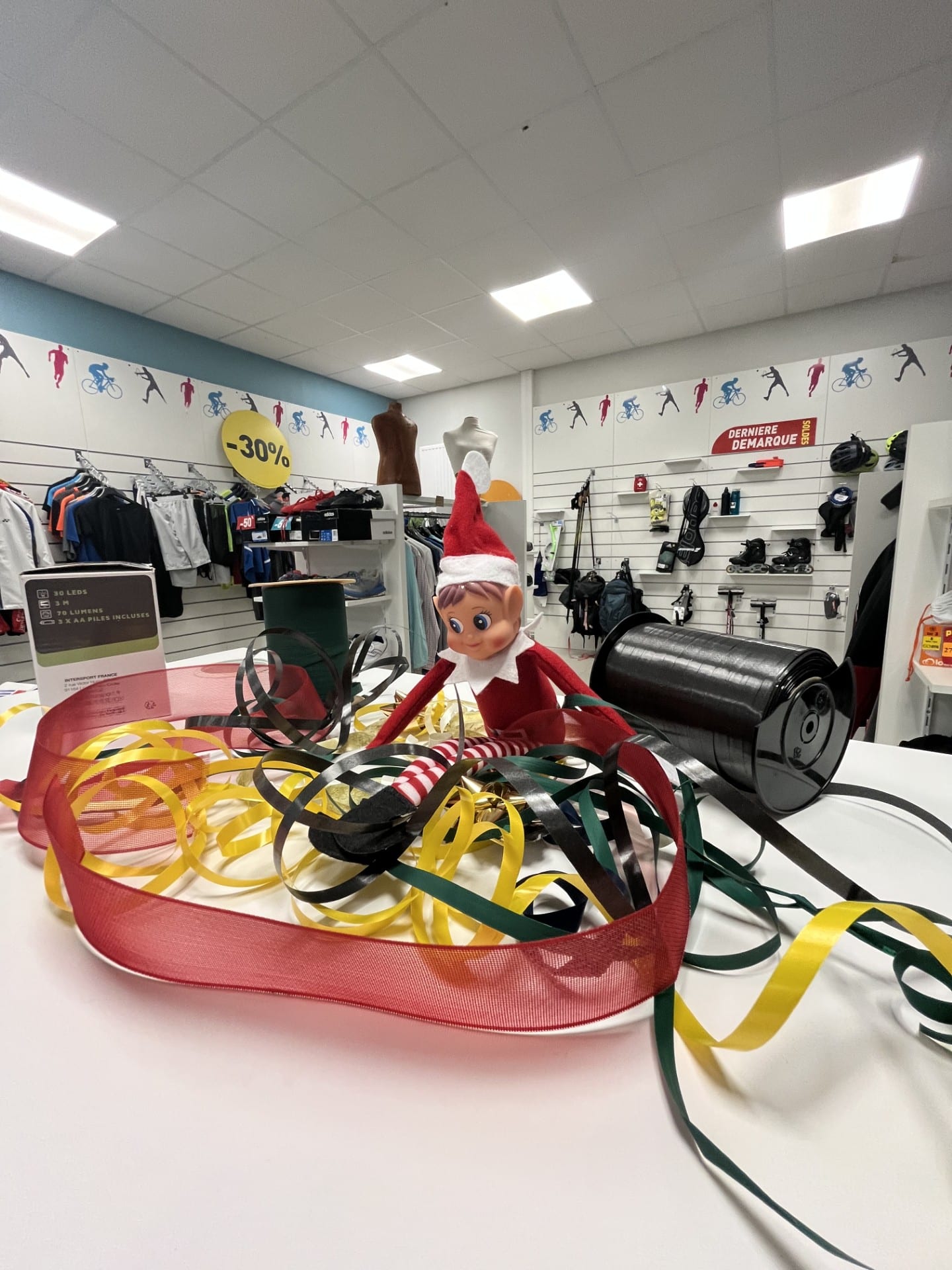 Le lutin s'improvise décorateur